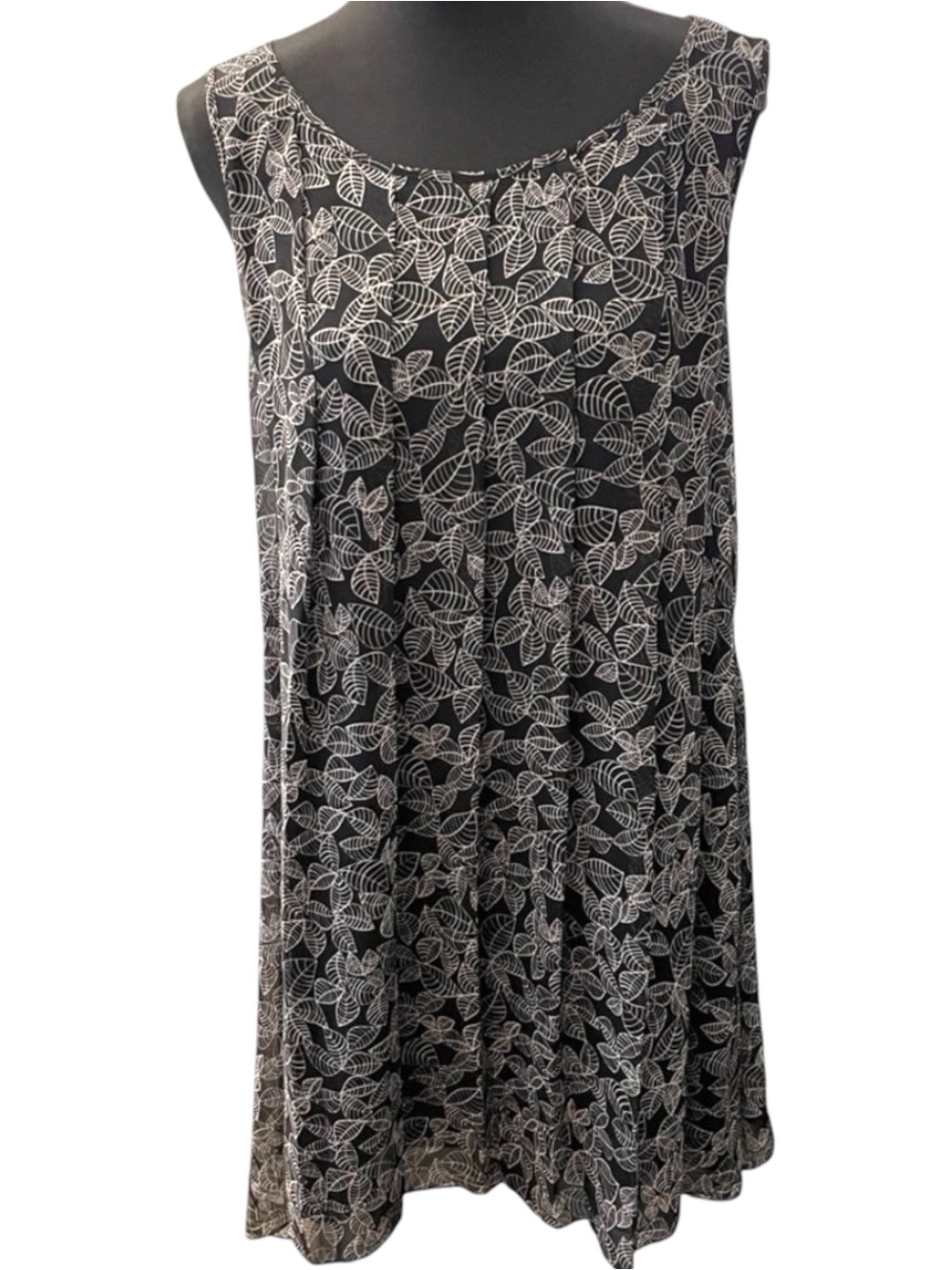 Max Studio Black/White Leaf Pattern Sleeveless Pullover A-Line Swing Dress (M)
